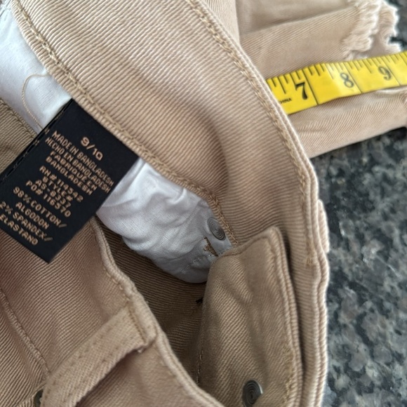Dollhouse tan classic Bermuda shorts NWT 9/10 - Picture 9 of 10